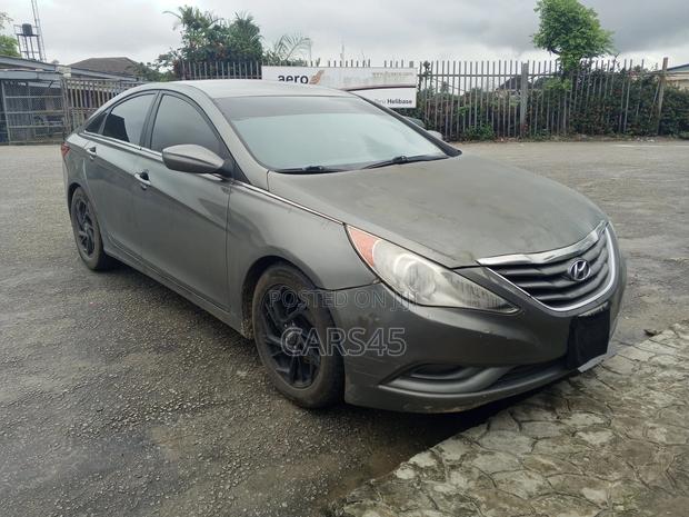 Hyundai Sonata GLS Sedan FWD (2.4L 4cyl 6A) 2011 Gray