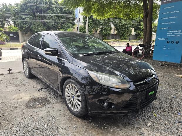 Ford Focus 2012 Black