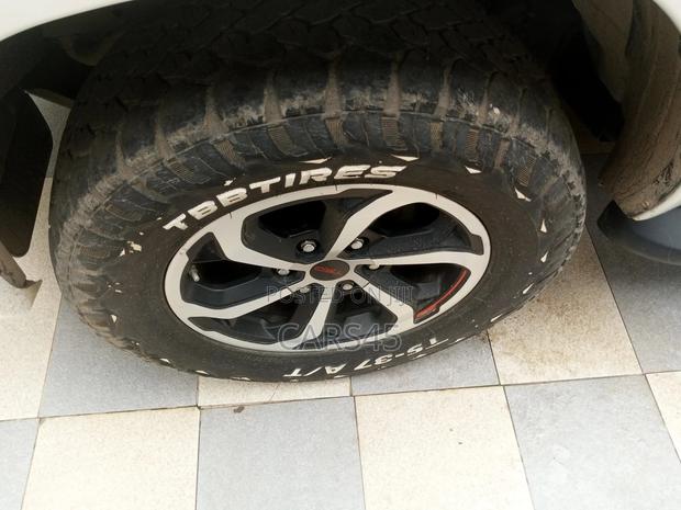 Toyota Hilux 2019 White