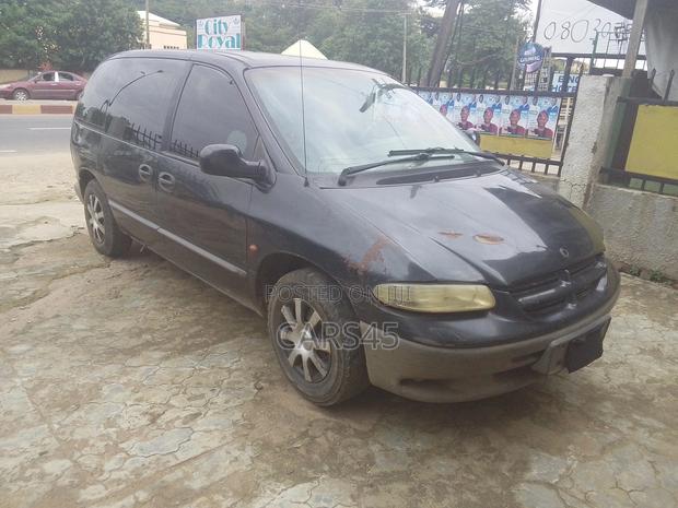 Chrysler Voyager 1999 Black