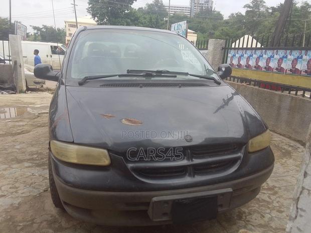 Chrysler Voyager 1999 Black
