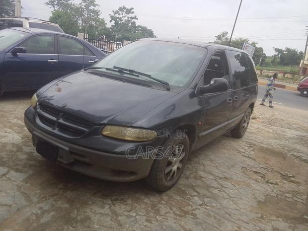 Chrysler Voyager 1999 Black
