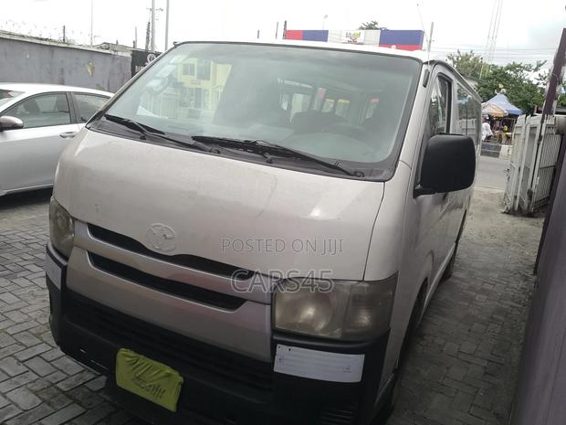 Toyota Hilux 2005 White