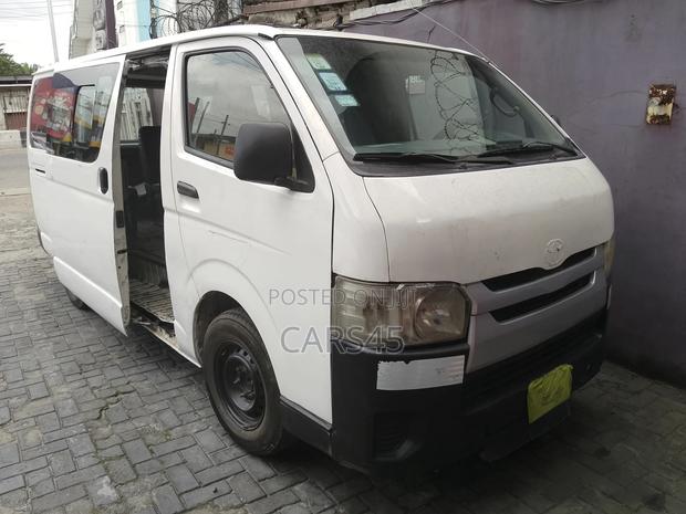 Toyota Hilux 2005 White