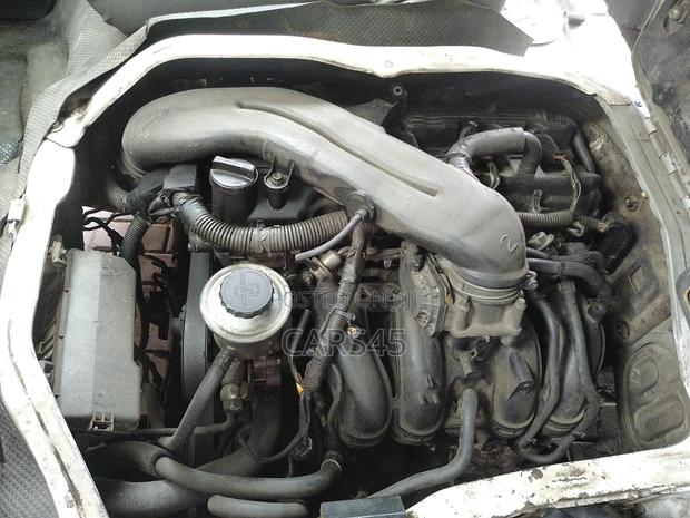Toyota Hilux 2005 White