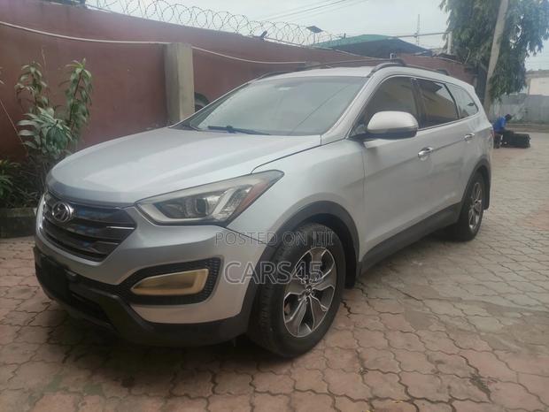 Hyundai Santa Fe GLS 4dr SUV AWD (3.3L 6cyl 6A) 2014 Gray