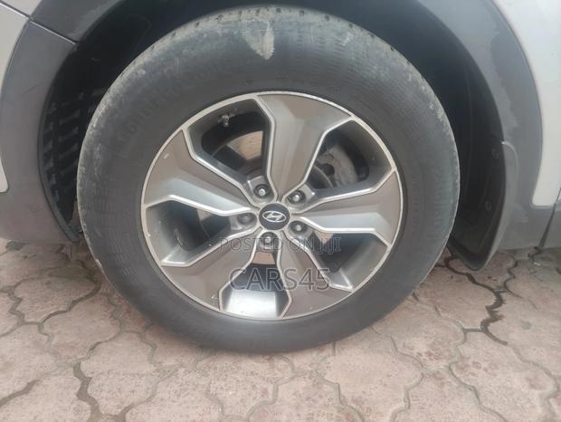 Hyundai Santa Fe GLS 4dr SUV AWD (3.3L 6cyl 6A) 2014 Gray