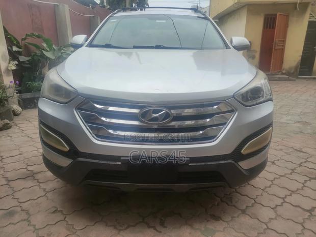 Hyundai Santa Fe GLS 4dr SUV AWD (3.3L 6cyl 6A) 2014 Gray