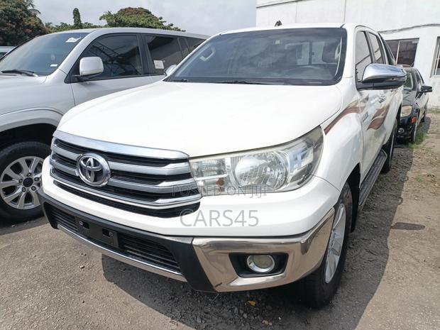 Toyota Hilux 2020 White
