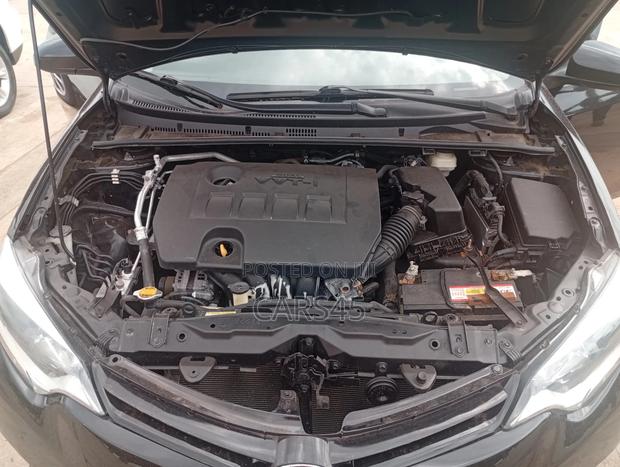 Toyota Corolla 2016 Black