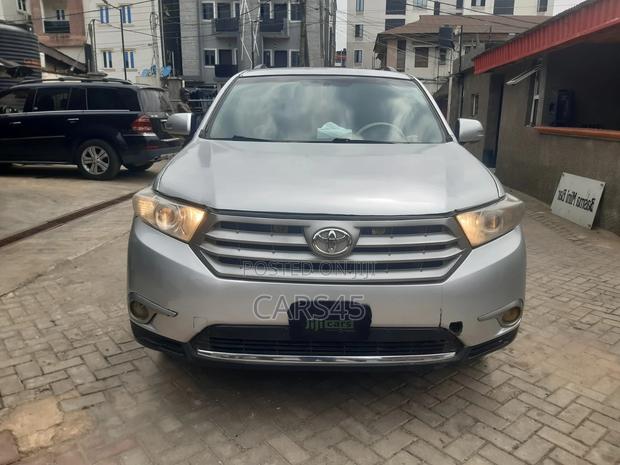 Toyota Highlander 2012 Silver