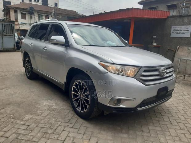 Toyota Highlander 2012 Silver