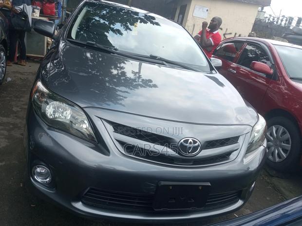 Toyota Corolla 2012 Gray