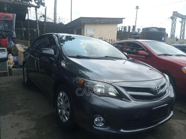 Toyota Corolla 2012 Gray