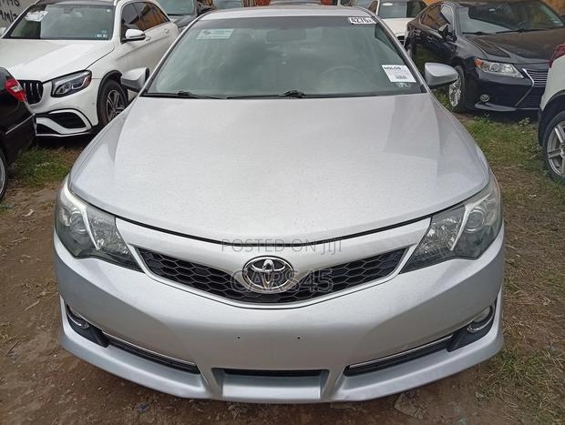 Toyota Camry 2014 Silver