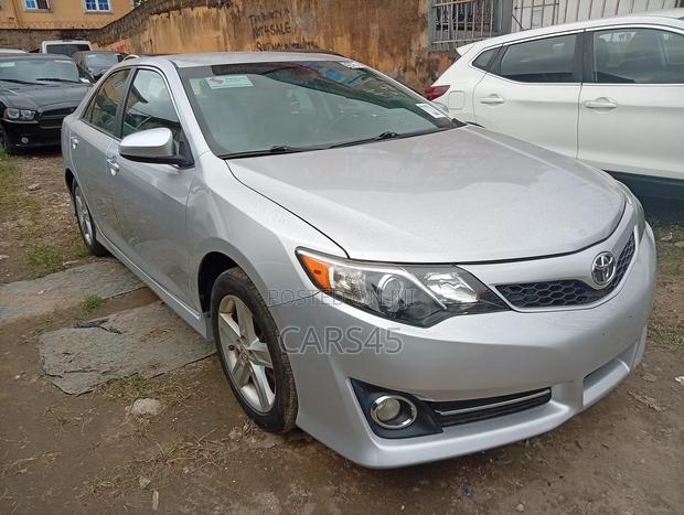 Toyota Camry 2014 Silver