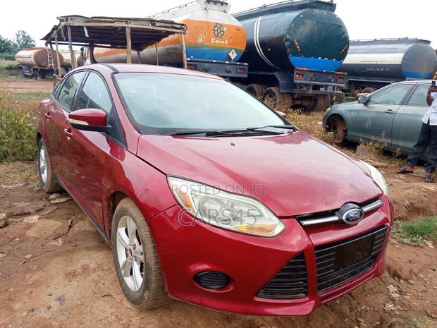 Ford Focus 2013 Red