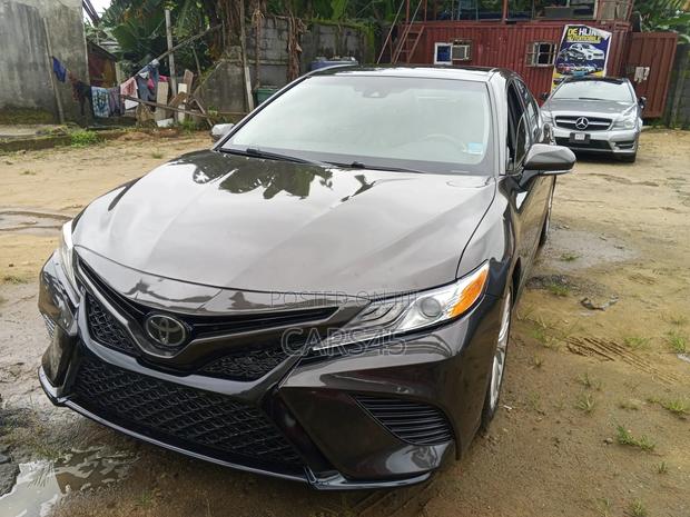 Toyota Camry XLE FWD (2.5L 4cyl 8AM) 2018 Brown