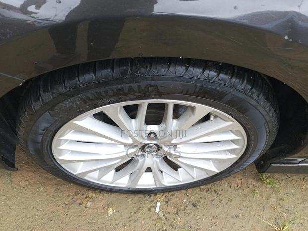 Toyota Camry XLE FWD (2.5L 4cyl 8AM) 2018 Brown
