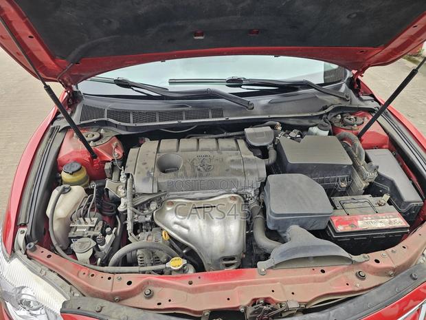 Toyota Camry XLE 4dr Sedan (2.5L 4cyl 6A) 2011 Red