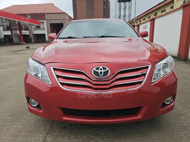 Toyota Camry XLE 4dr Sedan (2.5L 4cyl 6A) 2011 Red