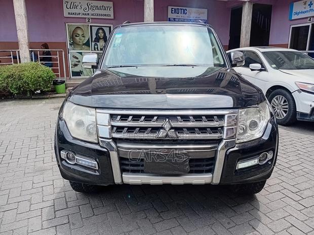 Mitsubishi Pajero 2015 Black