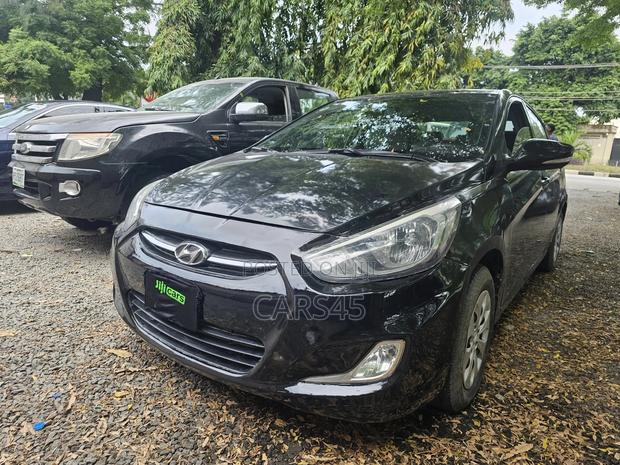 Hyundai Accent 2016 Black