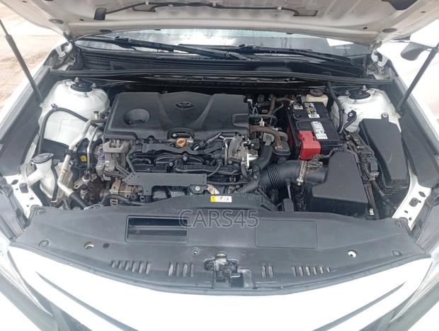 Toyota Camry 2018 White