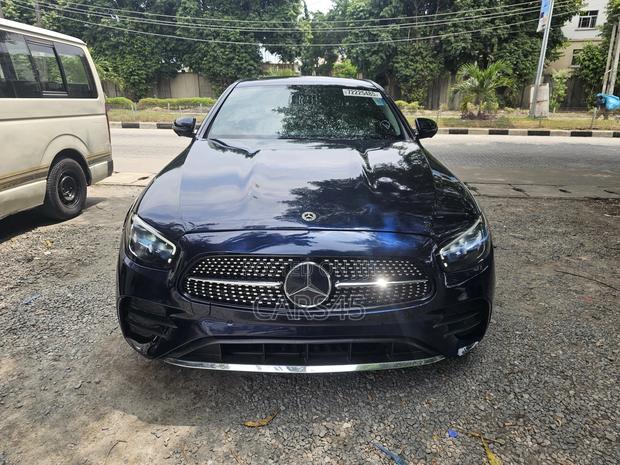 Mercedes-Benz E350 2021 Blue