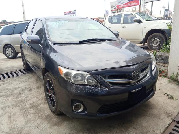 Toyota Corolla 2009 Gray
