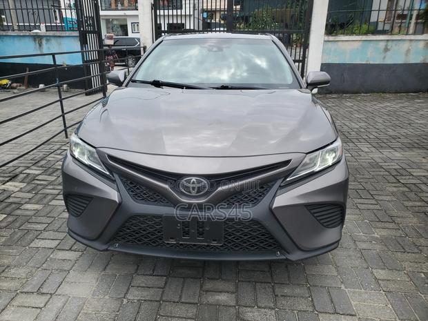 Toyota Camry 2018 Gray