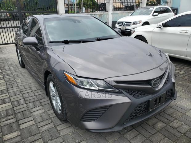 Toyota Camry 2018 Gray