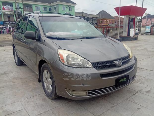 Toyota Sienna 2003 Gray