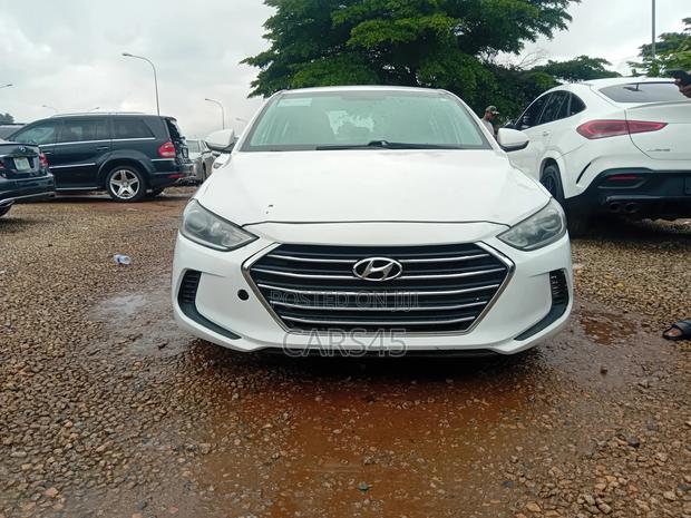 Hyundai Elantra 2017 White