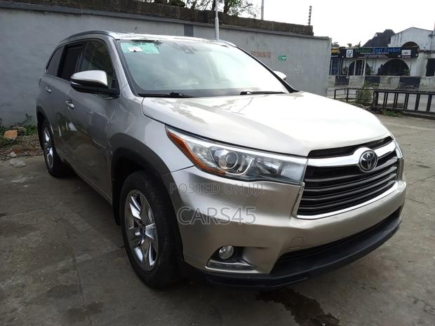Toyota Highlander 2016 Gold