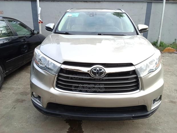 Toyota Highlander 2016 Gold