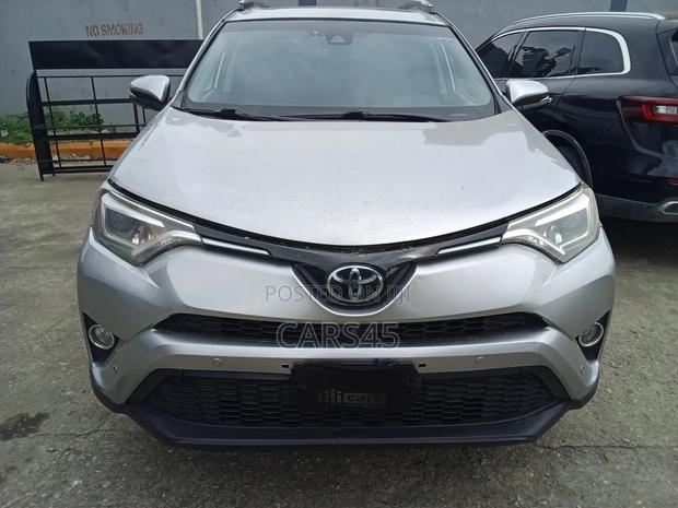 Toyota RAV4 2017 Silver