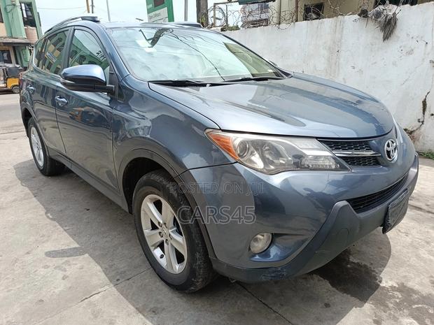 Toyota RAV4 2014 Blue