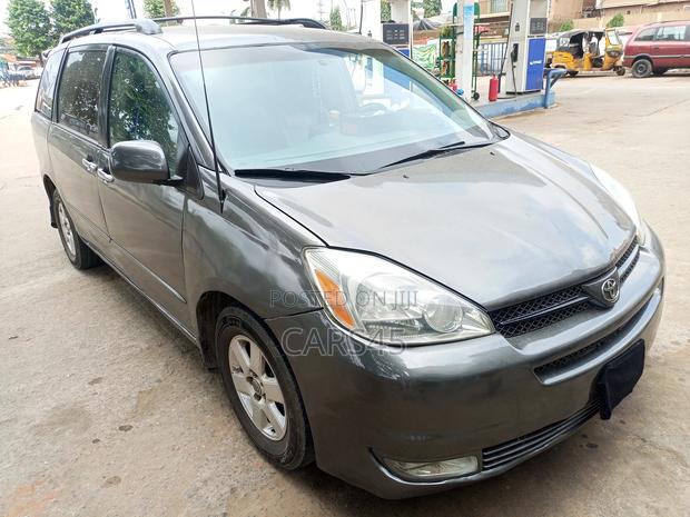 Toyota Sienna 2004 Gray