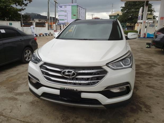 Hyundai Santa Fe 2017 White