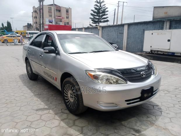 Toyota Camry 2002 Silver