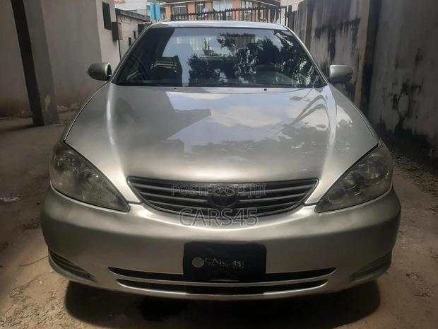 Toyota Camry 2002 Silver