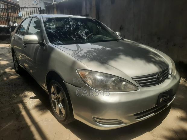 Toyota Camry 2002 Silver