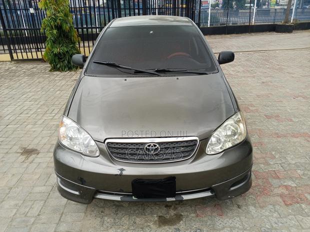 Toyota Corolla 2005 Gray