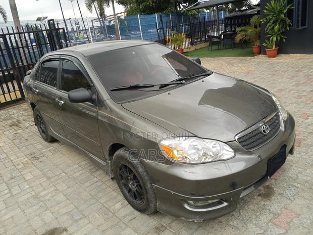 Toyota Corolla 2005 Gray
