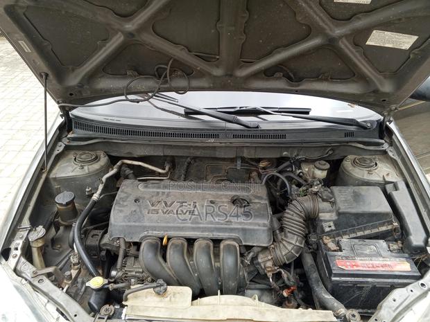 Toyota Corolla 2005 Gray