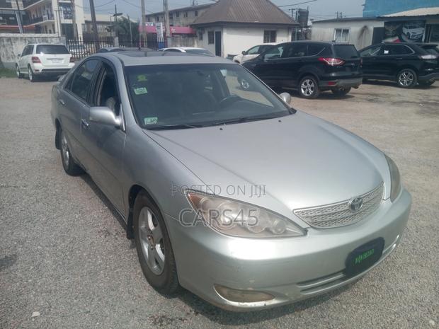 Toyota Camry SE V6 4dr Sedan (3.0L 6cyl 4A) 2003 Gray