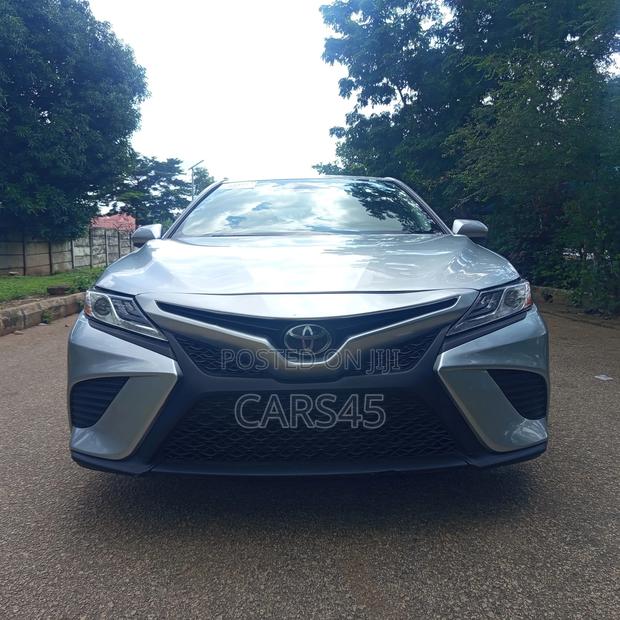 Toyota Camry 2019 Gray