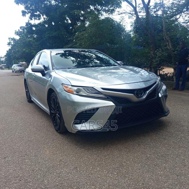 Toyota Camry 2019 Gray
