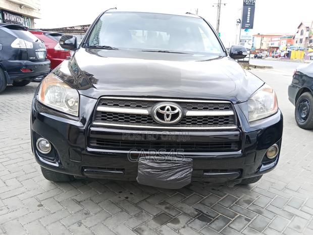 Toyota RAV4 2010 Black